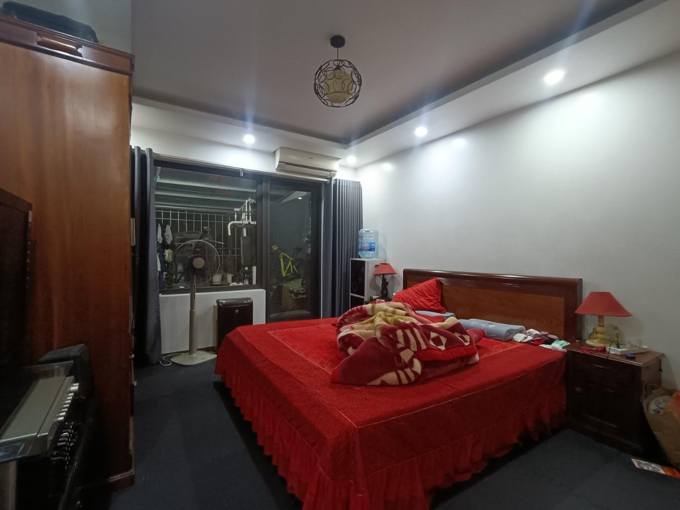 Bán nhà Giáp Bát - diện tích 60m2 5 tầng - nhà tập thể tầng cao, full nội thất - giá 4,5 tỷ