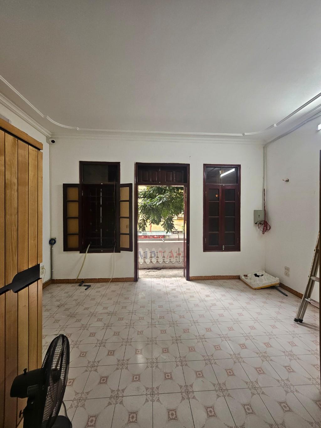 Bán nhà Đền Lừ 1 - diện tích 55m2 3 tầng - Ô TÔ VÀO NHÀ - giá 24 tỷ