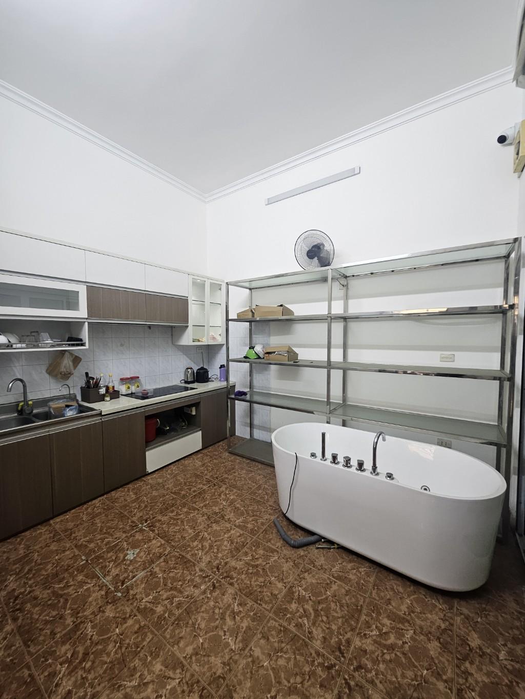 Bán nhà Đền Lừ 1 - diện tích 55m2 3 tầng - Ô TÔ VÀO NHÀ - giá 24 tỷ