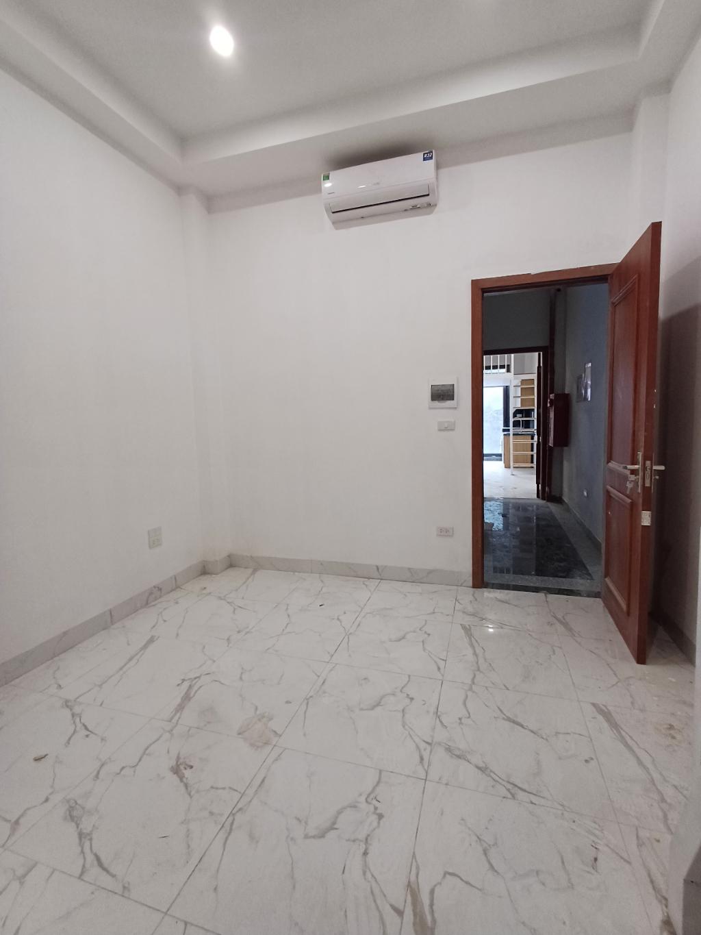 Bán nhà Ngõ Đình Đông - diện tích 51m2 7 tầng - SIÊU PHẨM DÒNG TIỀN - giá 14 tỷ