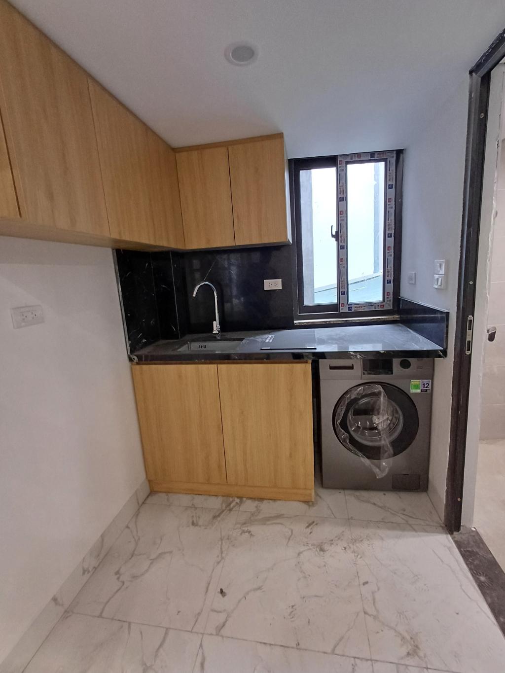 Bán nhà Ngõ Đình Đông - diện tích 51m2 7 tầng - SIÊU PHẨM DÒNG TIỀN - giá 14 tỷ