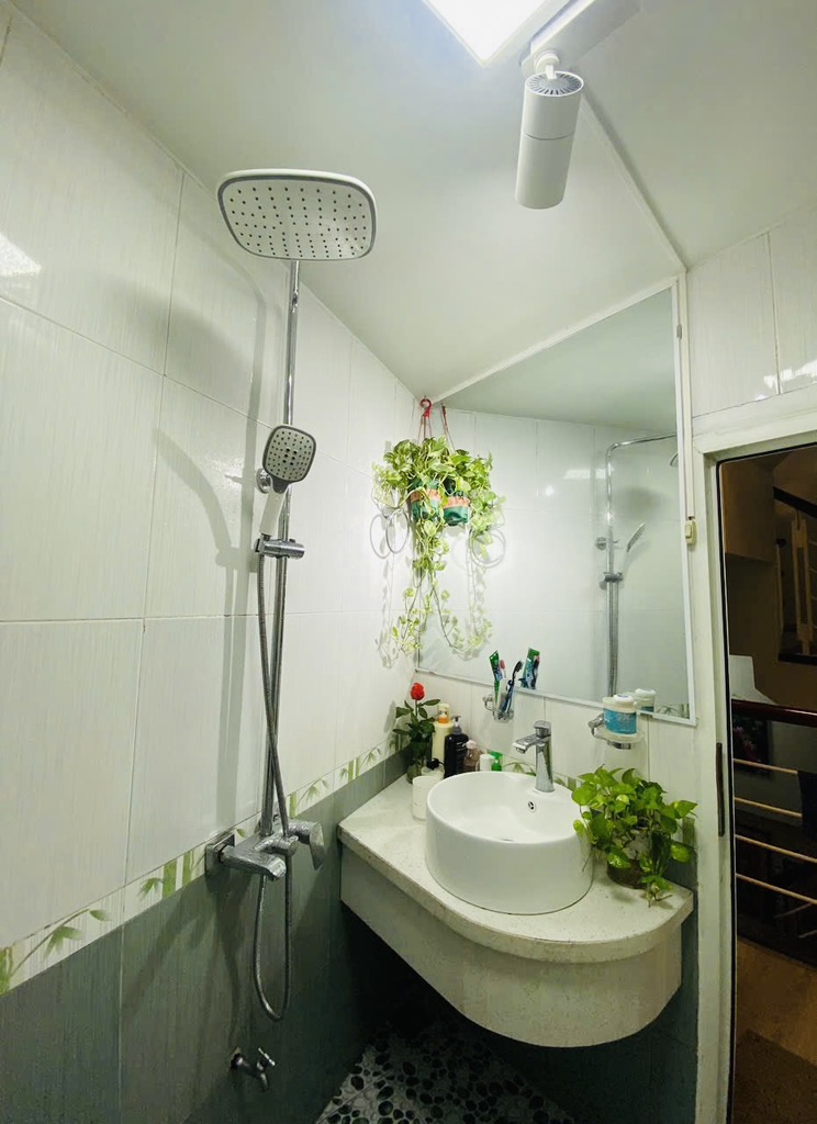 Bán nhà Trần Khát Chân - diện tích 30m2 4 tầng - Lô góc nhà đẹp long lanh - giá 5 tỷ