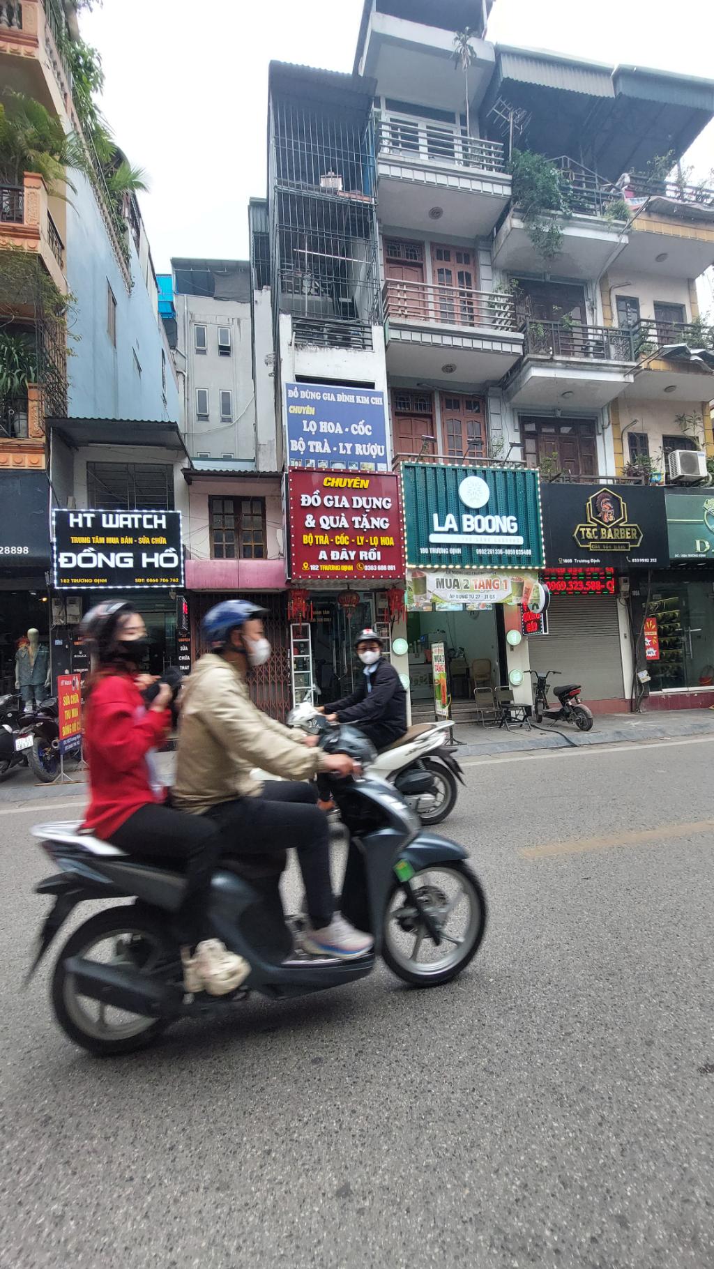 Bán nhà Trương Định - diện tích 22m2 4 tầng - Mặt phố kinh doanh sầm uất - giá 4,5 tỷ