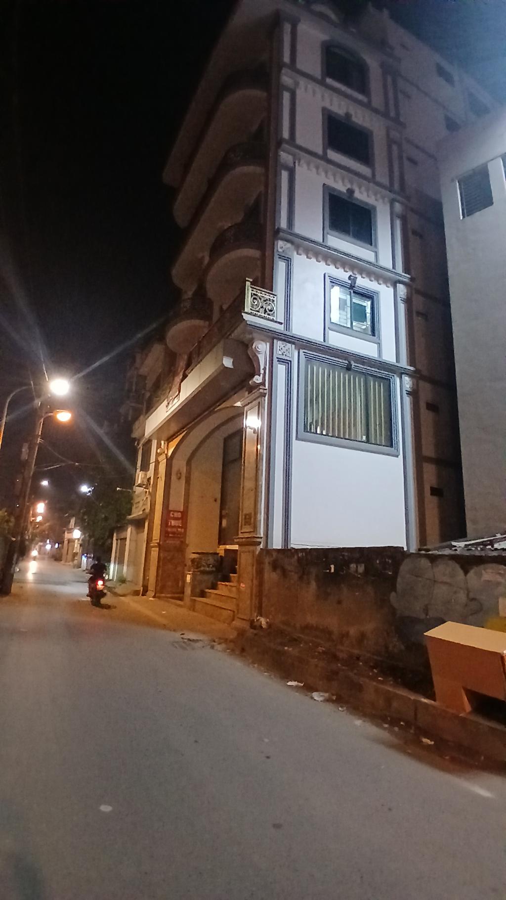 Bán nhà Nguyễn Khoái - diện tích 33.2m2 5 tầng - Mặt phố kinh doanh, ô tô tránh - giá 6,7 tỷ