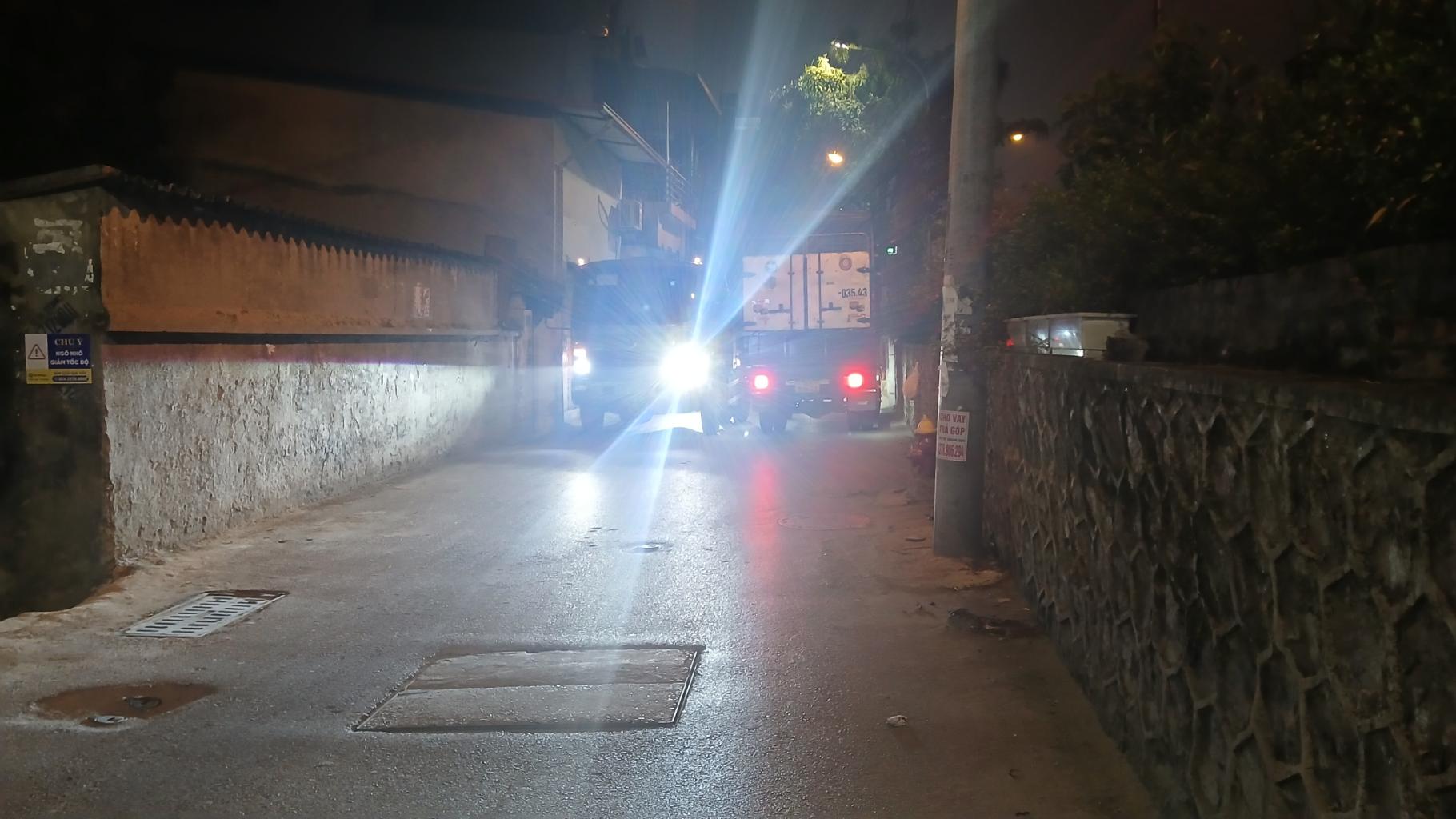 Bán nhà Nguyễn Khoái - diện tích 33.2m2 5 tầng - Mặt phố kinh doanh, ô tô tránh - giá 6,7 tỷ