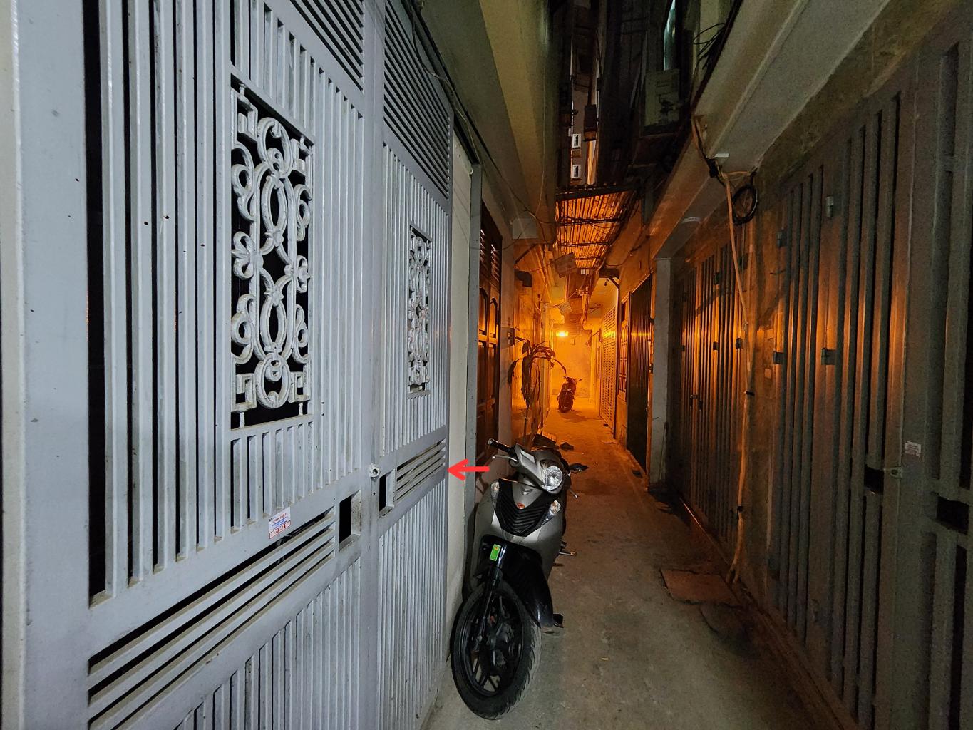 Bán nhà Đông Thiên - diện tích 24m2 3 tầng - Nhà trong ngõ phân lô, xung quanh nhiều tiện ích - giá 5 tỷ