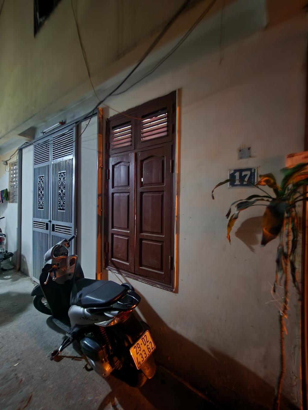 Bán nhà Đông Thiên - diện tích 24m2 3 tầng - Nhà trong ngõ phân lô, xung quanh nhiều tiện ích - giá 5 tỷ