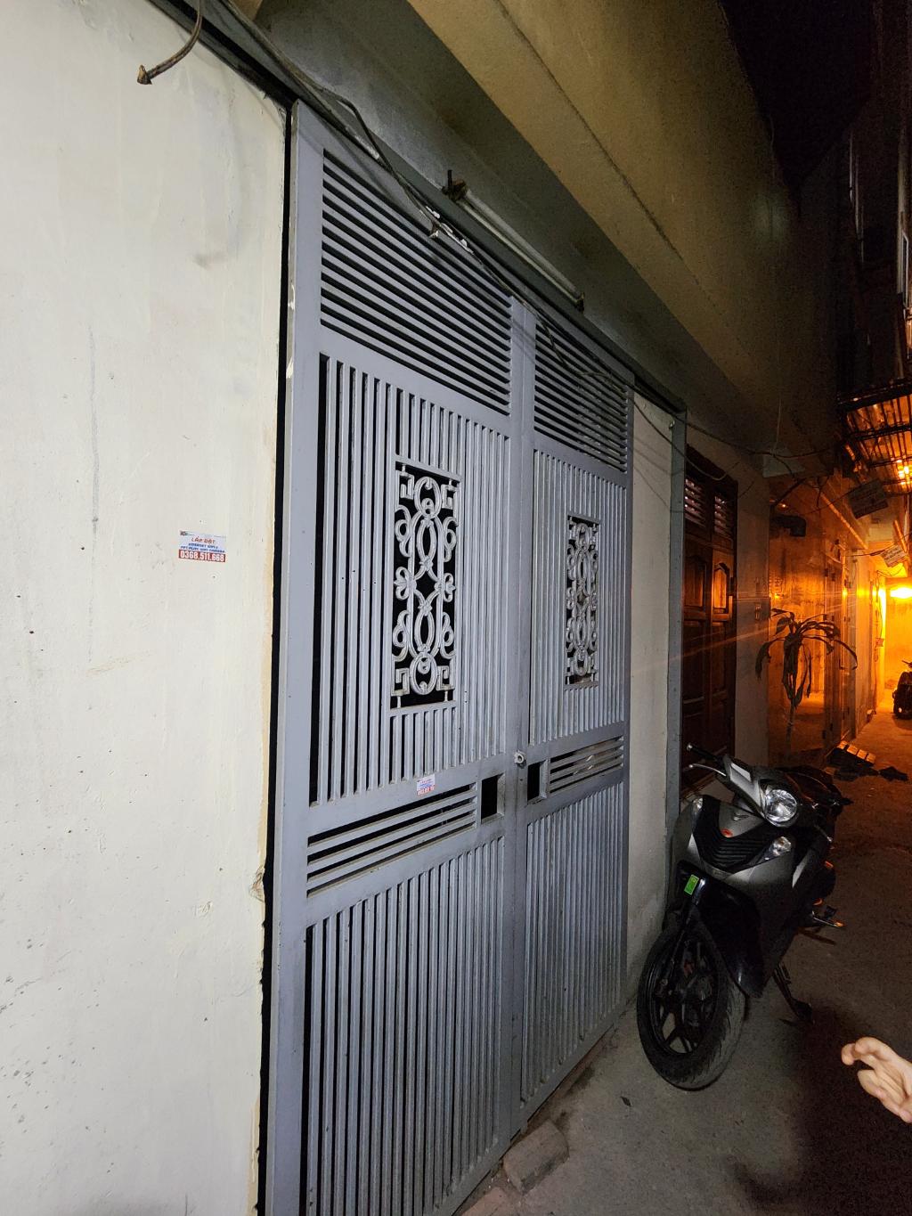 Bán nhà Đông Thiên - diện tích 24m2 3 tầng - Nhà trong ngõ phân lô, xung quanh nhiều tiện ích - giá 5 tỷ