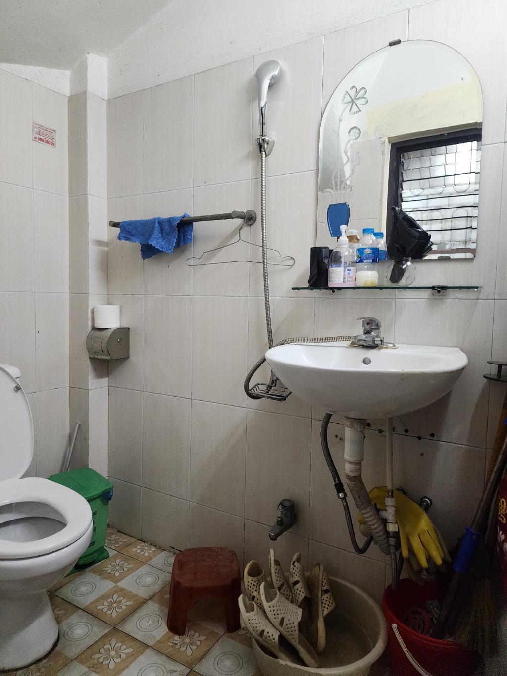 Bán nhà Đông Thiên - diện tích 24m2 3 tầng - Nhà trong ngõ phân lô, xung quanh nhiều tiện ích - giá 5 tỷ