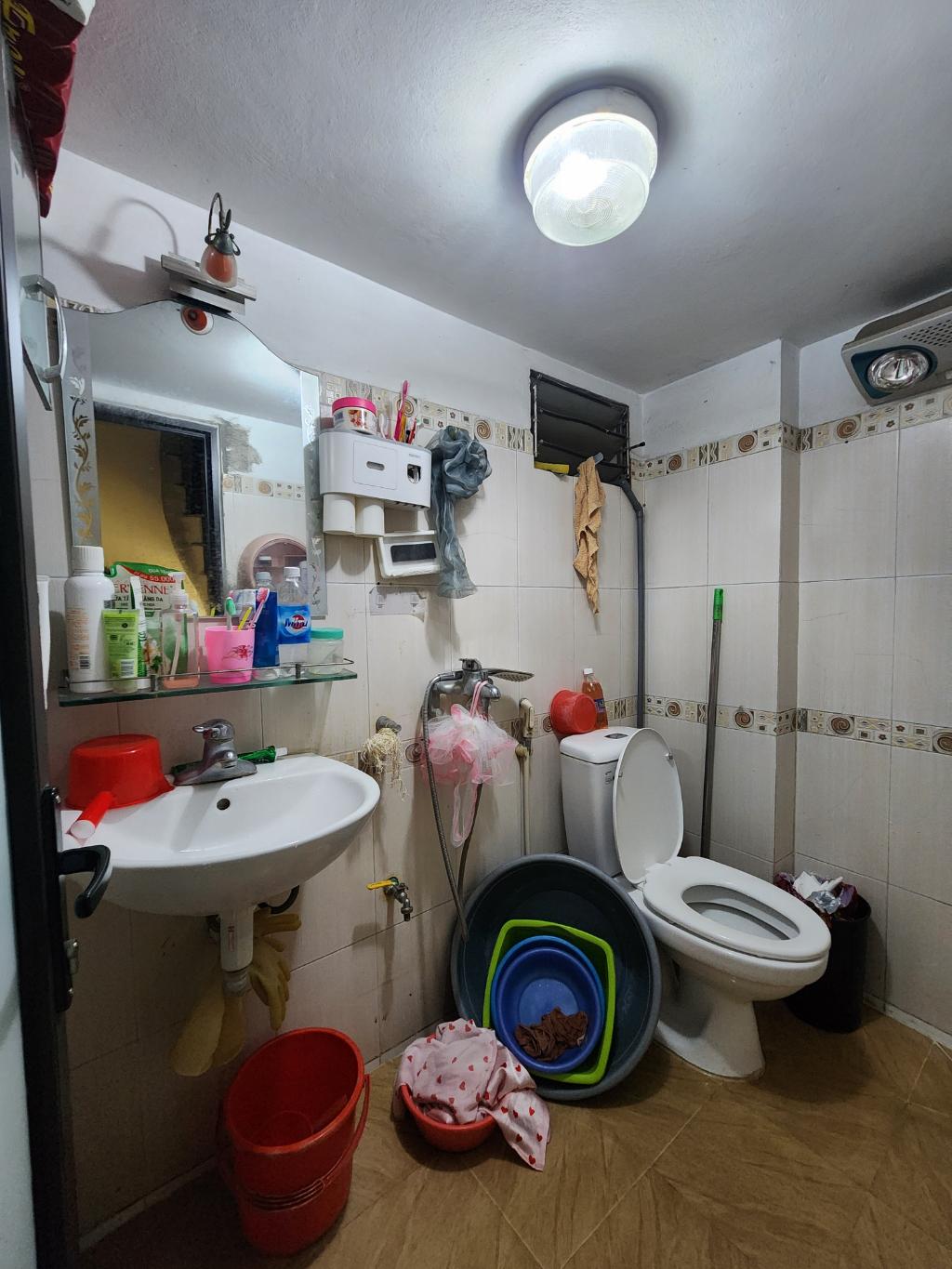 Bán nhà Đông Thiên - diện tích 24m2 3 tầng - Nhà trong ngõ phân lô, xung quanh nhiều tiện ích - giá 5 tỷ