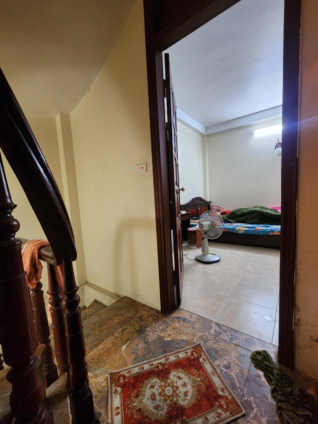 Bán nhà Đông Thiên - diện tích 24m2 3 tầng - Nhà trong ngõ phân lô, xung quanh nhiều tiện ích - giá 5 tỷ