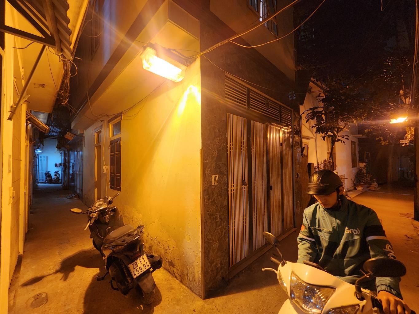 Bán nhà Đông Thiên - diện tích 24m2 3 tầng - Nhà trong ngõ phân lô, xung quanh nhiều tiện ích - giá 5 tỷ