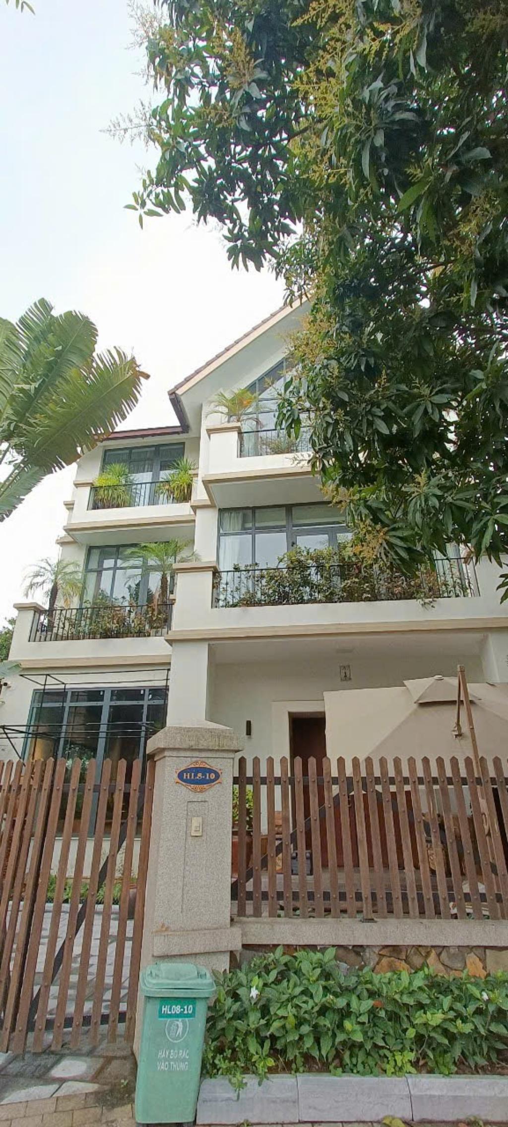 Bán biệt thự Hoa Lan Vinhomes Riverside 381.3m2 x 4 tầng, mặt tiền 16m, Giá 169 tỷ