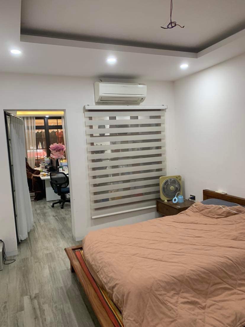 Bán nhà Chùa Láng - diện tích 44.5m2 1 tầng - Căn hộ tập thể sân vườn - giá 8 tỷ