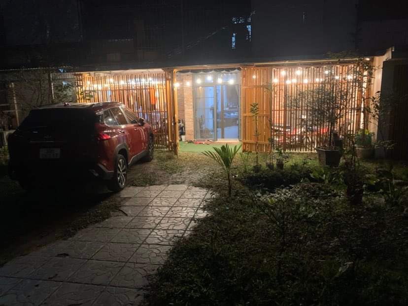 Bán nhà Chùa Láng - diện tích 44.5m2 1 tầng - Căn hộ tập thể sân vườn - giá 8 tỷ