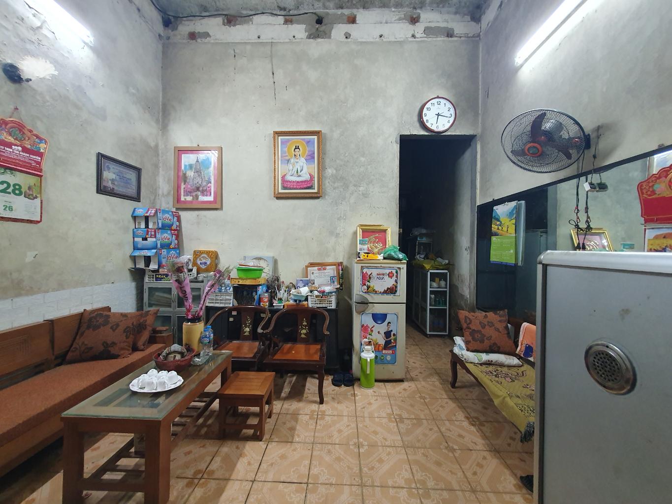 Bán nhà Thống Nhất - diện tích 118m2 3 tầng - Gần phố, thoáng trước sau - giá 18 tỷ