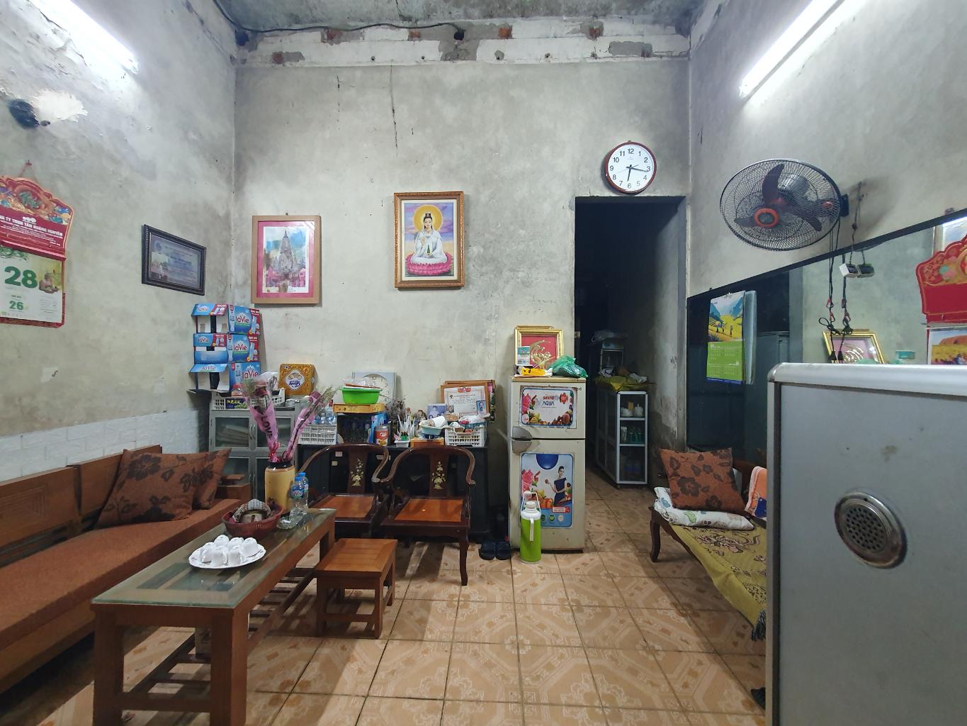 Bán nhà Thống Nhất - diện tích 118m2 3 tầng - Gần phố, thoáng trước sau - giá 18 tỷ