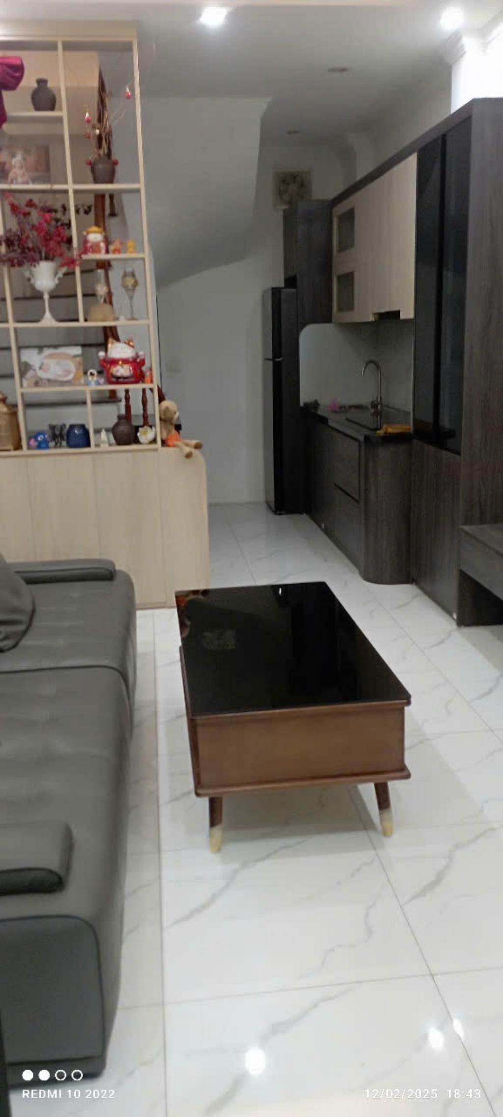 Bán nhà Đông Thiên - 28m2 5 tầng - ô tô đỗ cổng, full nội thất - giá 5,98 tỷ Bán nhà Đông Thiên - 28m2 5 tầng - ô tô đỗ cổng, full nội thất - giá 5,98 tỷ