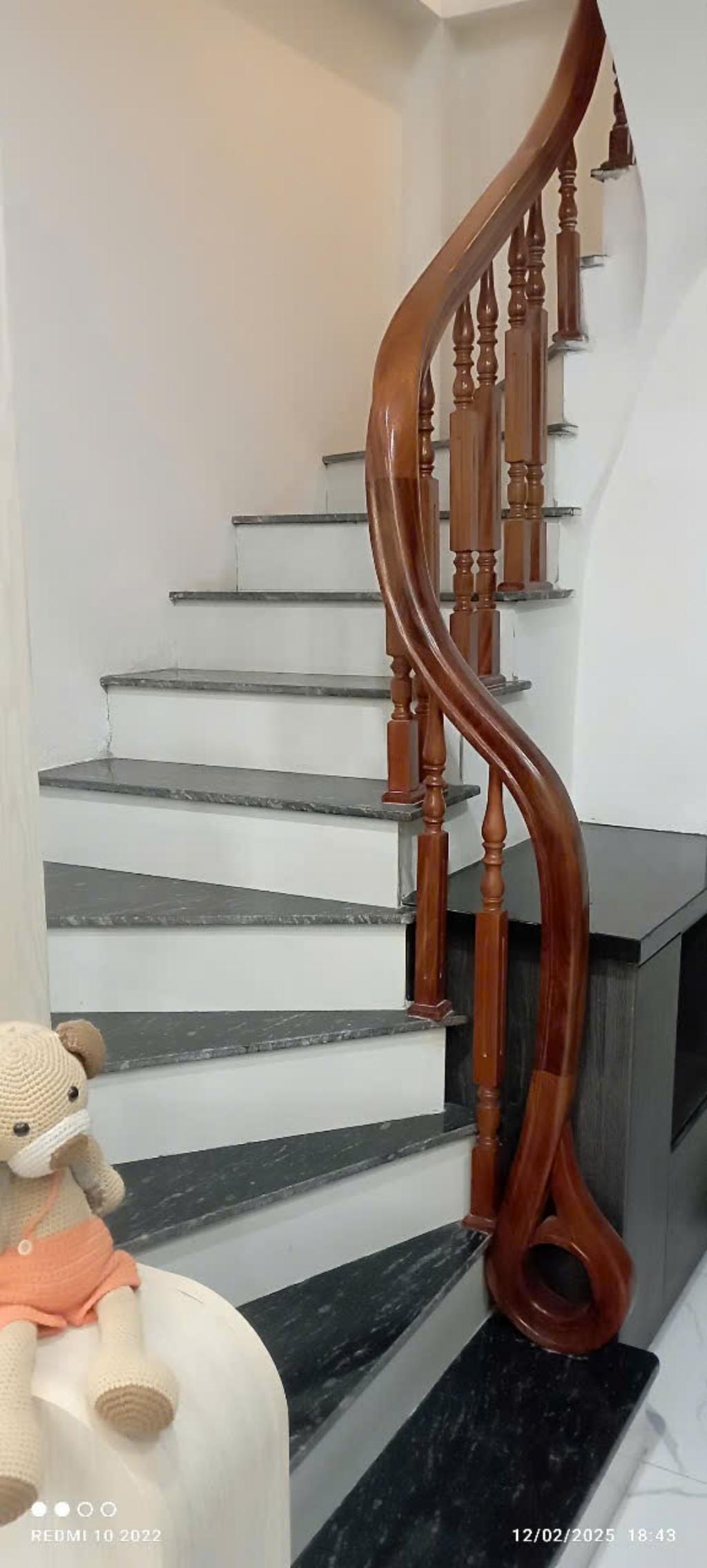 Bán nhà Đông Thiên - 28m2 5 tầng - ô tô đỗ cổng, full nội thất - giá 5,98 tỷ Bán nhà Đông Thiên - 28m2 5 tầng - ô tô đỗ cổng, full nội thất - giá 5,98 tỷ