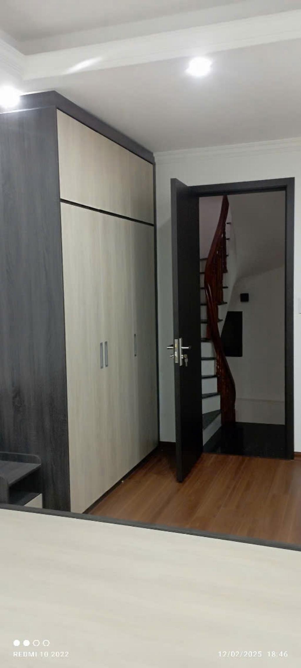 Bán nhà Đông Thiên - 28m2 5 tầng - ô tô đỗ cổng, full nội thất - giá 5,98 tỷ Bán nhà Đông Thiên - 28m2 5 tầng - ô tô đỗ cổng, full nội thất - giá 5,98 tỷ