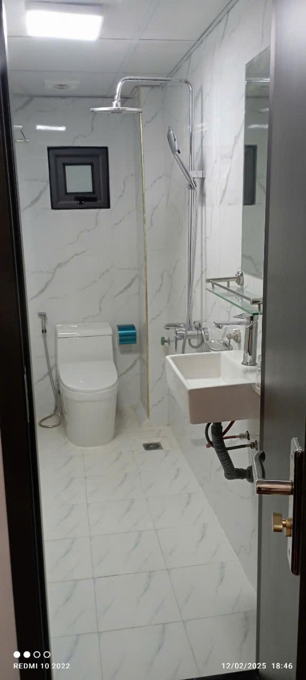 Bán nhà Đông Thiên - 28m2 5 tầng - ô tô đỗ cổng, full nội thất - giá 5,98 tỷ Bán nhà Đông Thiên - 28m2 5 tầng - ô tô đỗ cổng, full nội thất - giá 5,98 tỷ