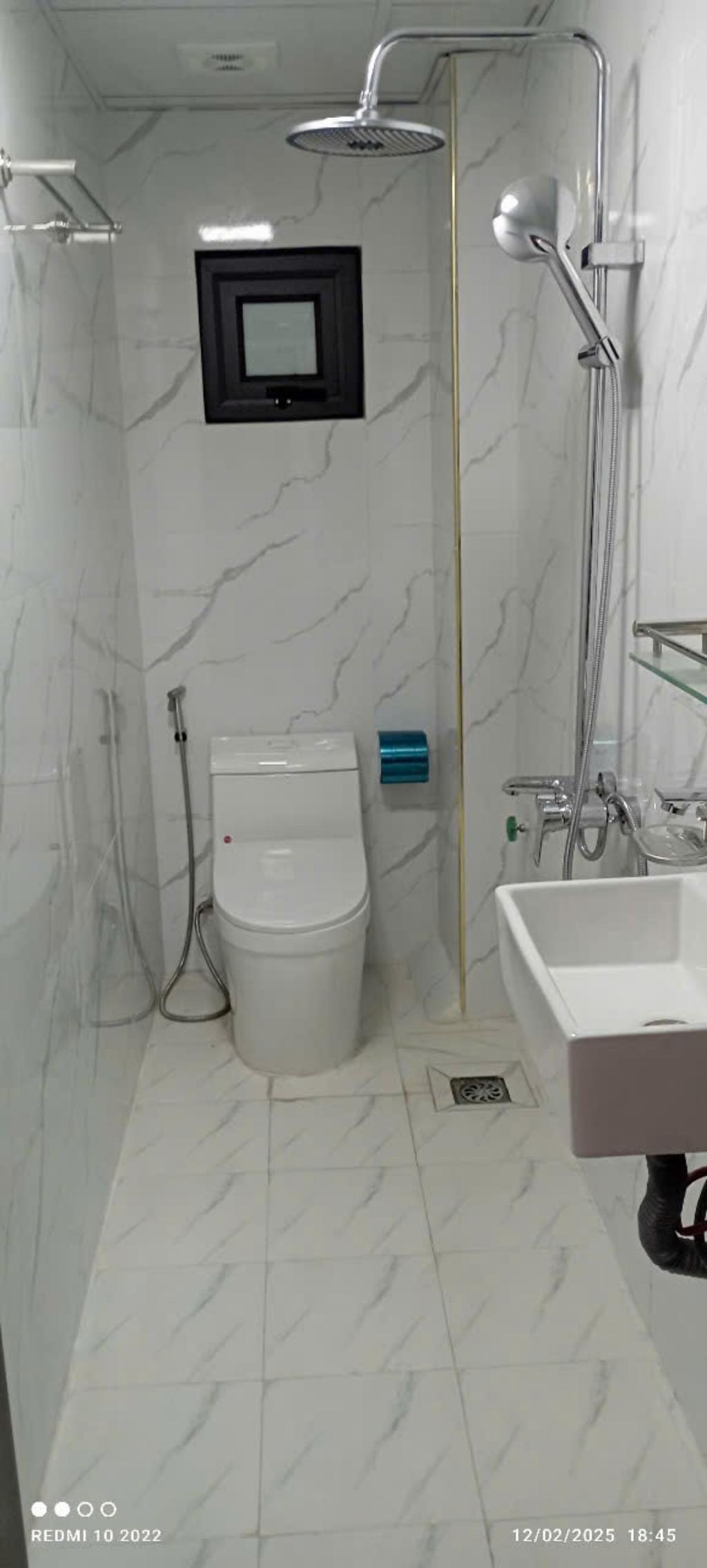 Bán nhà Đông Thiên - 28m2 5 tầng - ô tô đỗ cổng, full nội thất - giá 5,98 tỷ Bán nhà Đông Thiên - 28m2 5 tầng - ô tô đỗ cổng, full nội thất - giá 5,98 tỷ