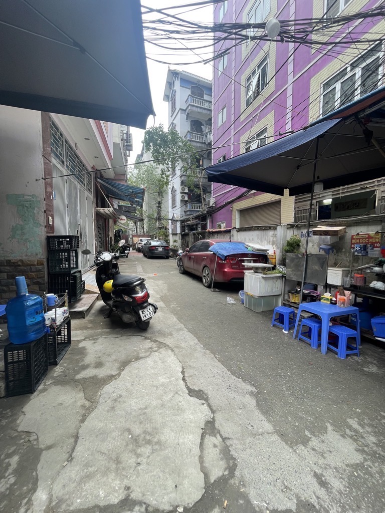 Bán nhà Đường Láng - diện tích 80m2 2 tầng - Ô tô đỗ cửa - giá 4,5 tỷ