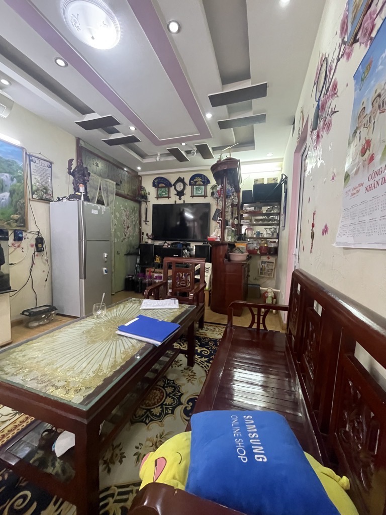 Bán nhà Đường Láng - diện tích 80m2 2 tầng - Ô tô đỗ cửa - giá 4,5 tỷ