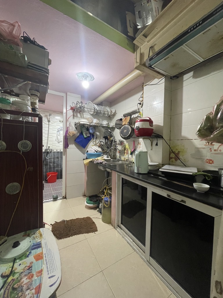 Bán nhà Đường Láng - diện tích 80m2 2 tầng - Ô tô đỗ cửa - giá 4,5 tỷ