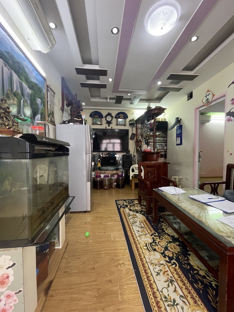 Bán nhà Đường Láng - diện tích 80m2 2 tầng - Ô tô đỗ cửa - giá 4,5 tỷ