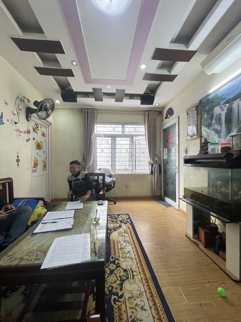 Bán nhà Đường Láng - diện tích 80m2 2 tầng - Ô tô đỗ cửa - giá 4,5 tỷ