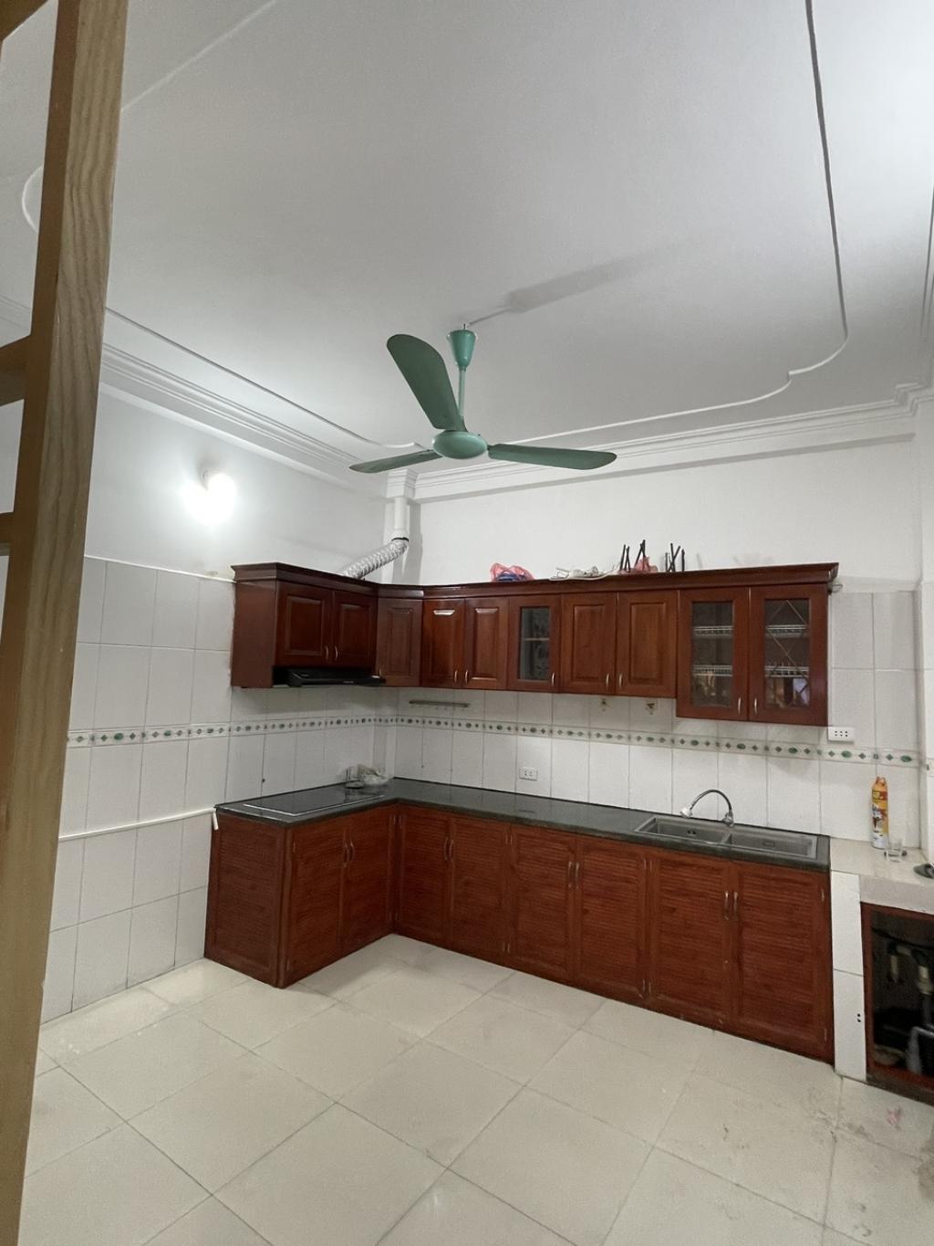 Bán nhà Tây Trà - diện tích 41m2 5 tầng - LÔ GÓC - Ô TÔ - NGÕ THÔNG - giá 9,1 tỷ