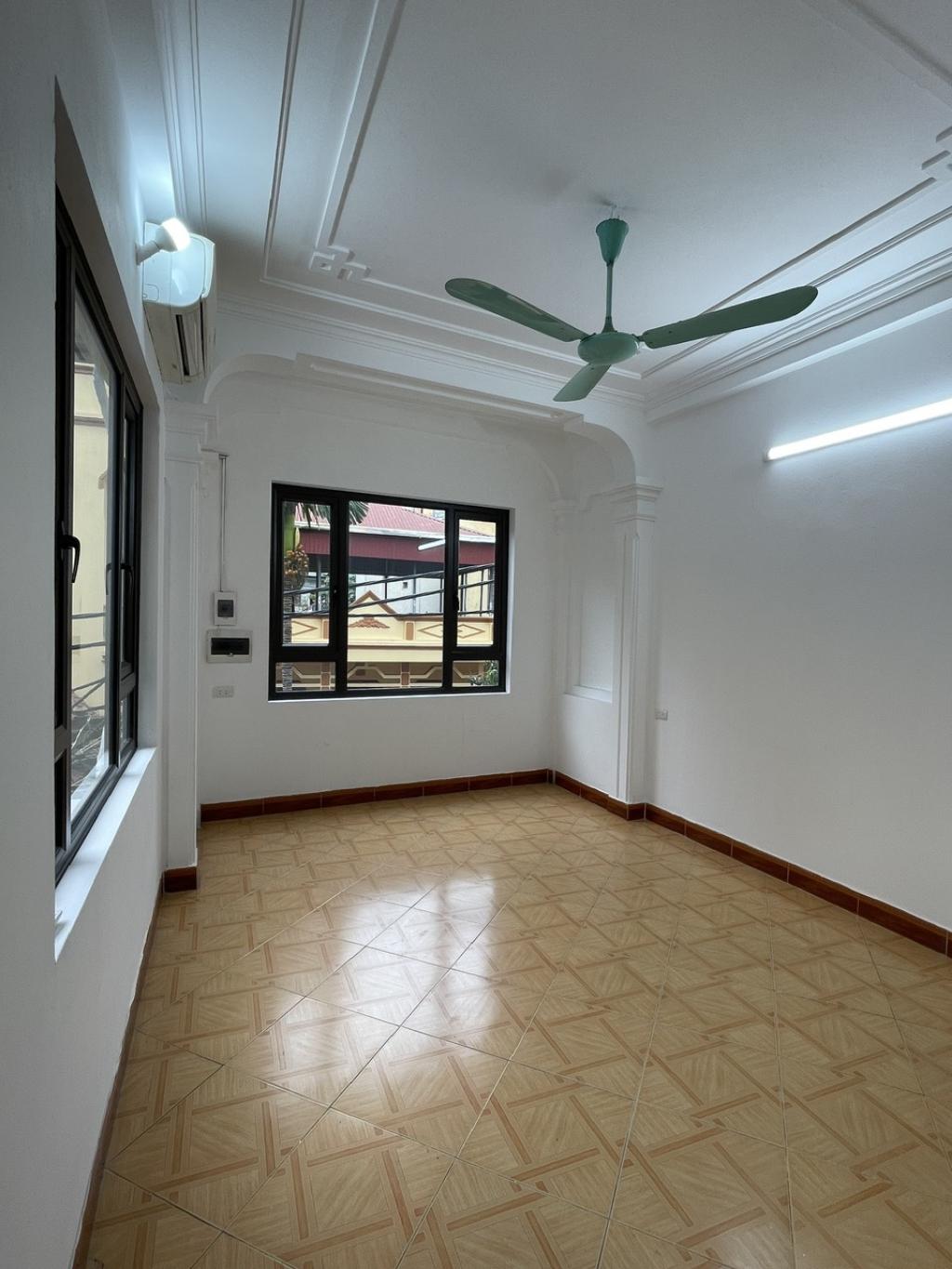 Bán nhà Tây Trà - diện tích 41m2 5 tầng - LÔ GÓC - Ô TÔ - NGÕ THÔNG - giá 9,1 tỷ