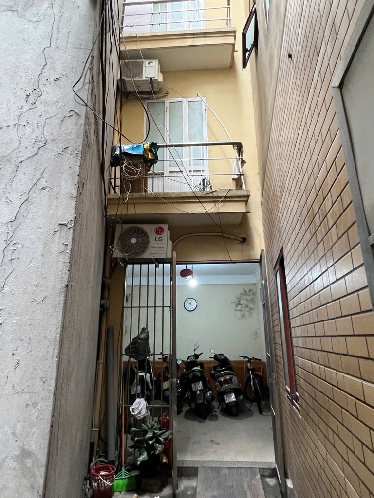 Bán nhà Nguyễn Trãi - diện tích 48.6m2 4 tầng - gần ô tô - giá 5,5 tỷ