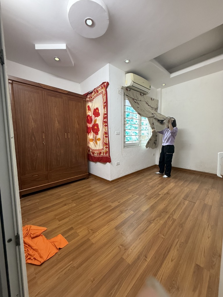 Bán nhà Bạch Mai - diện tích 42m2 5 tầng - nhà lô góc 3 mặt thoáng - giá 8,5 tỷ