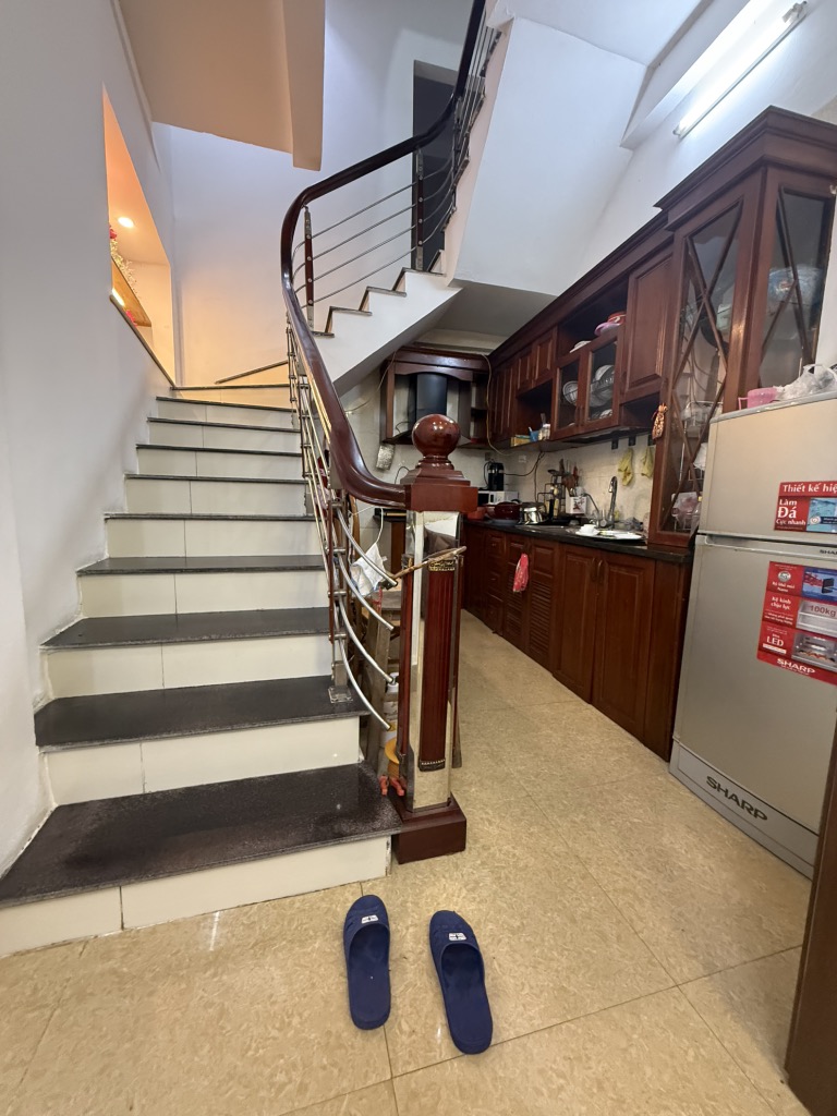 Bán nhà Bạch Mai - diện tích 42m2 5 tầng - nhà lô góc 3 mặt thoáng - giá 8,5 tỷ