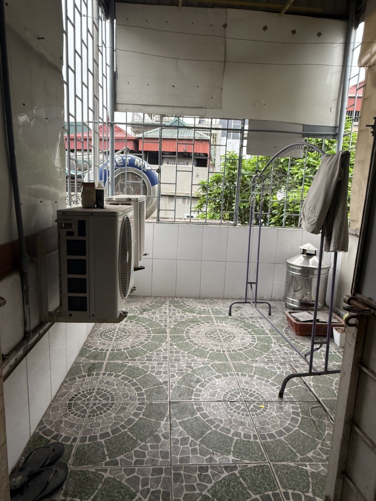 Bán nhà Bạch Mai - diện tích 42m2 5 tầng - nhà lô góc 3 mặt thoáng - giá 8,5 tỷ