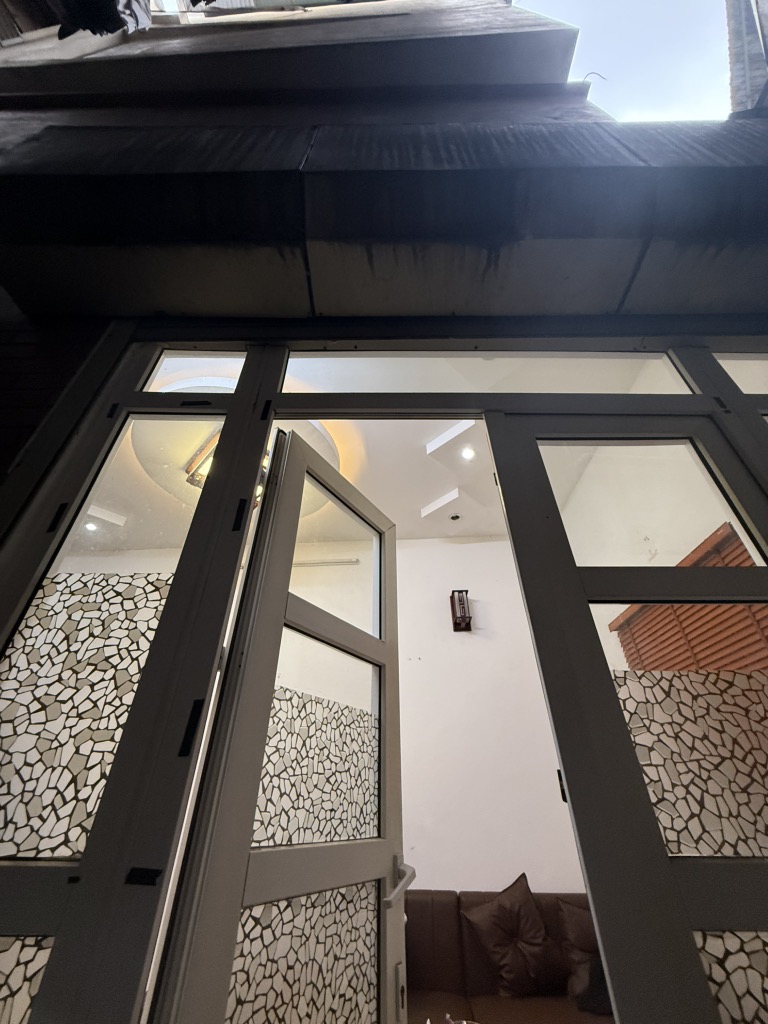 Bán nhà Bạch Mai - diện tích 42m2 5 tầng - nhà lô góc 3 mặt thoáng - giá 8,5 tỷ