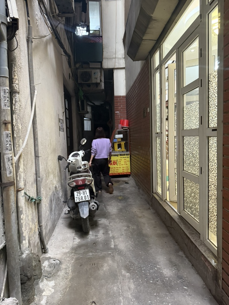 Bán nhà Bạch Mai - diện tích 42m2 5 tầng - nhà lô góc 3 mặt thoáng - giá 8,5 tỷ