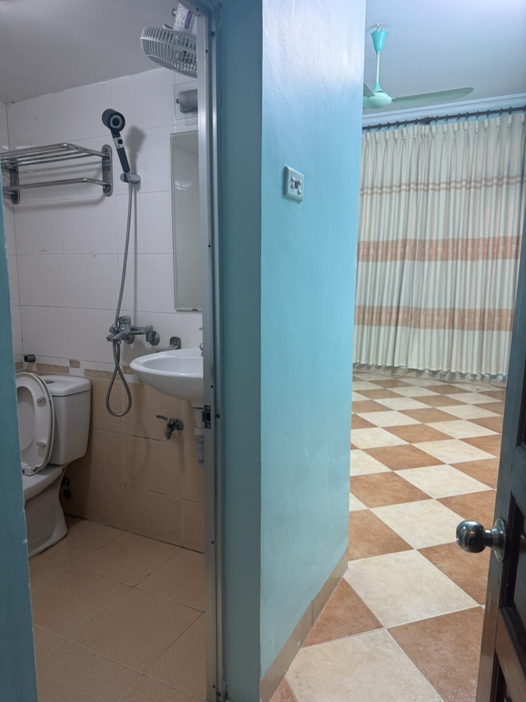 Bán nhà ngõ 221 Tôn Đức Thắng - 19m2 x 4 tầng - ô tô đỗ cửa, kinh doanh tốt - giá 6.34 tỷ