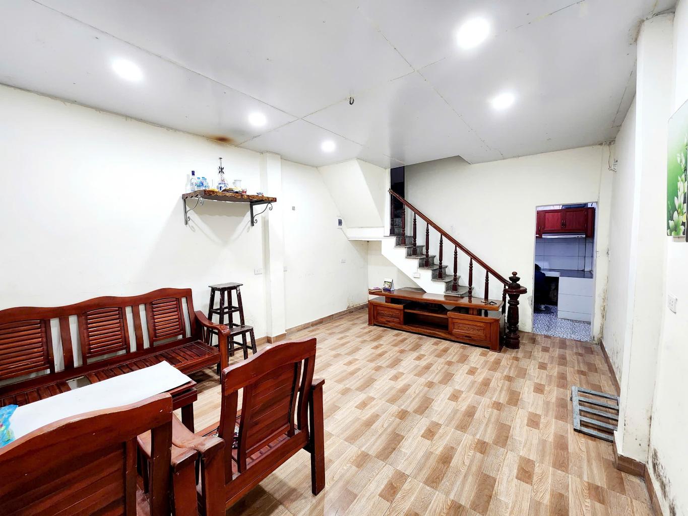 Bán nhà Giải Phóng - diện tích 33,9m2 3 tầng - Nhà cho thuê 6 triệu/tháng - giá 3,1 tỷ