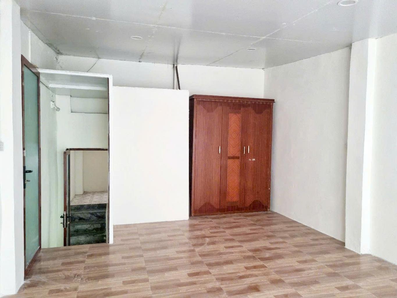 Bán nhà Giải Phóng - diện tích 33,9m2 3 tầng - Nhà cho thuê 6 triệu/tháng - giá 3,1 tỷ