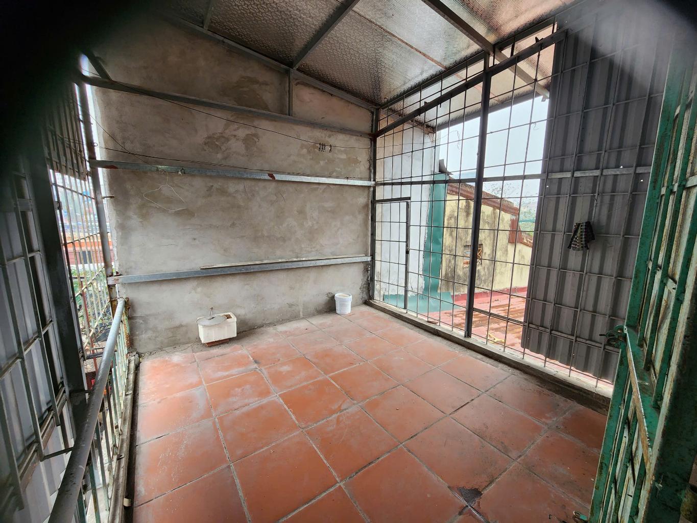 Bán nhà Giải Phóng - diện tích 33,9m2 3 tầng - Nhà cho thuê 6 triệu/tháng - giá 3,1 tỷ