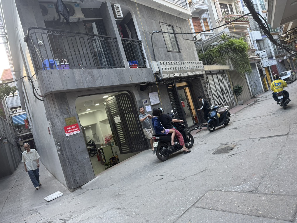 Bán nhà Quan Thổ 1 - diện tích 52m2 1 tầng - Ô tô đỗ chân toà nhà - giá 3,35 tỷ