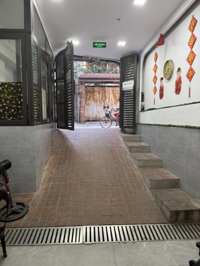 Bán nhà Quan Thổ 1 - diện tích 52m2 1 tầng - Ô tô đỗ chân toà nhà - giá 3,35 tỷ