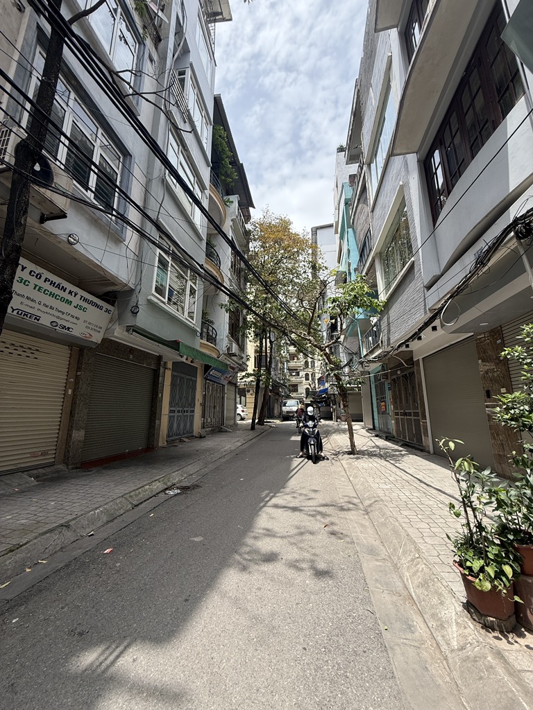 Bán nhà Trần Khát Chân - diện tích 34,5m2 6 tầng - Ô tô tránh - giá 18,5 tỷ