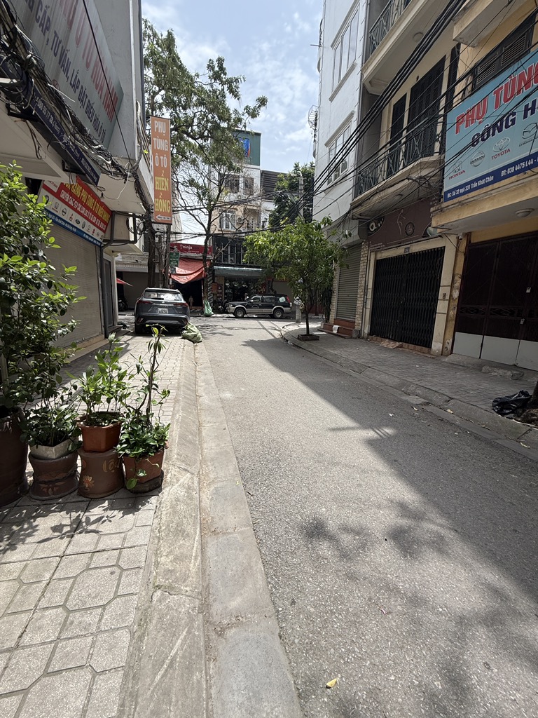 Bán nhà Trần Khát Chân - diện tích 34,5m2 6 tầng - Ô tô tránh - giá 18,5 tỷ