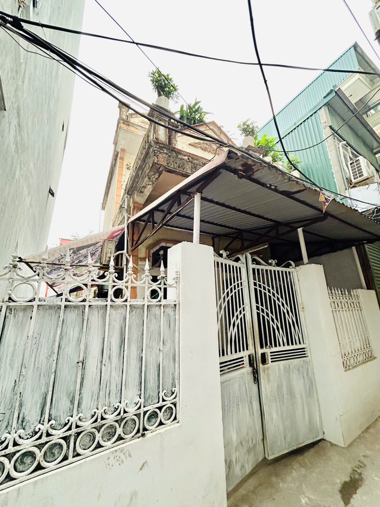 Bán nhà Nguyễn Khoái - diện tích 90.5m2 2 tầng - Ngõ ba gác - giá 10,6 tỷ