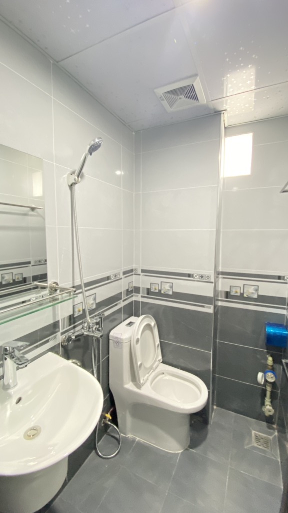 Bán nhà Lĩnh Nam - diện tích 63.2m2 7 tầng - CCMN mới tinh, 14 phòng khép kín - giá 16,6 tỷ