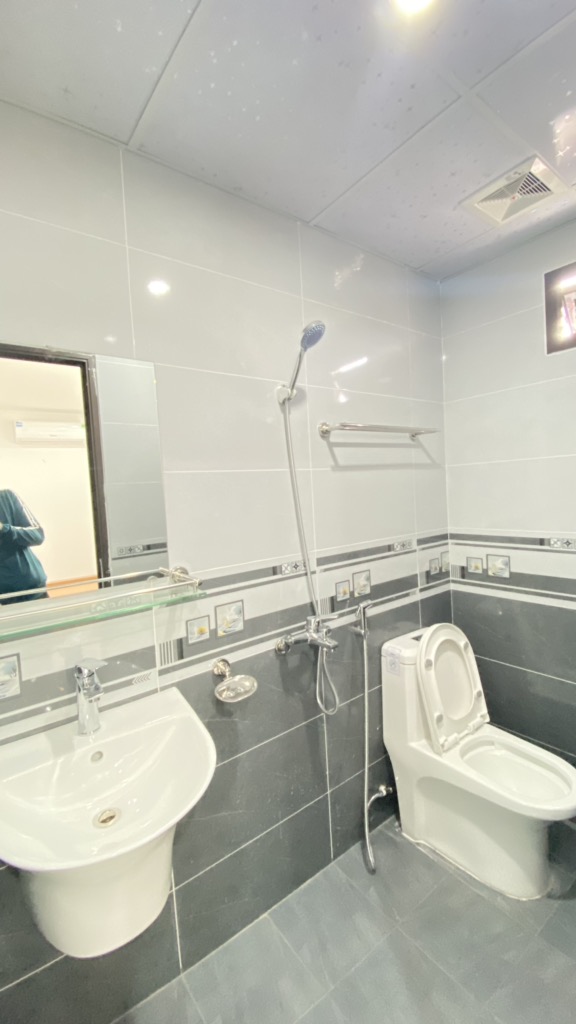 Bán nhà Lĩnh Nam - diện tích 63.2m2 7 tầng - CCMN mới tinh, 14 phòng khép kín - giá 16,6 tỷ